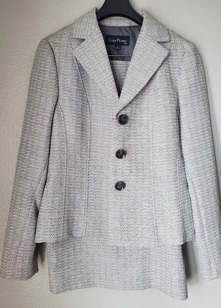 Even Picone Suit